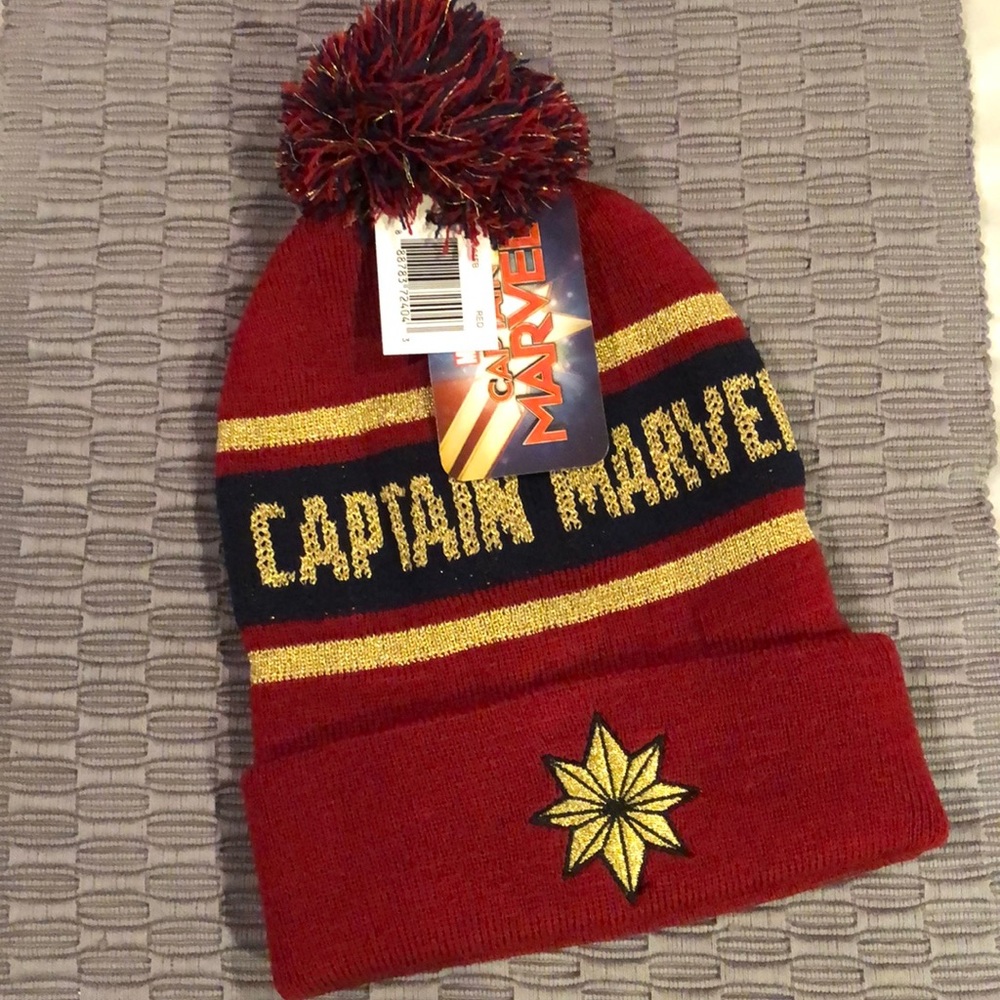 Captain Marvel knit Pom Pom Beanie/New